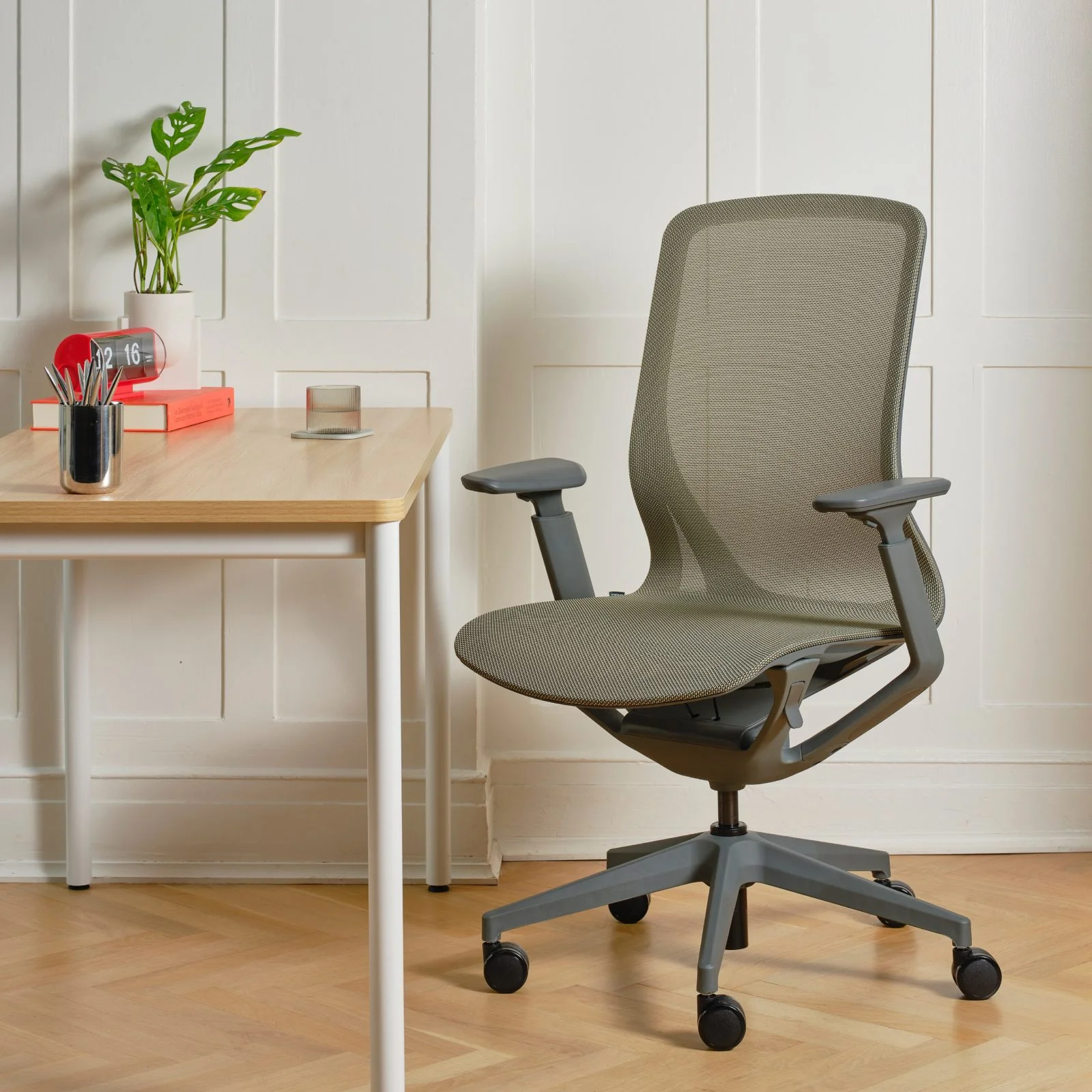 Aire Chair - Image 3