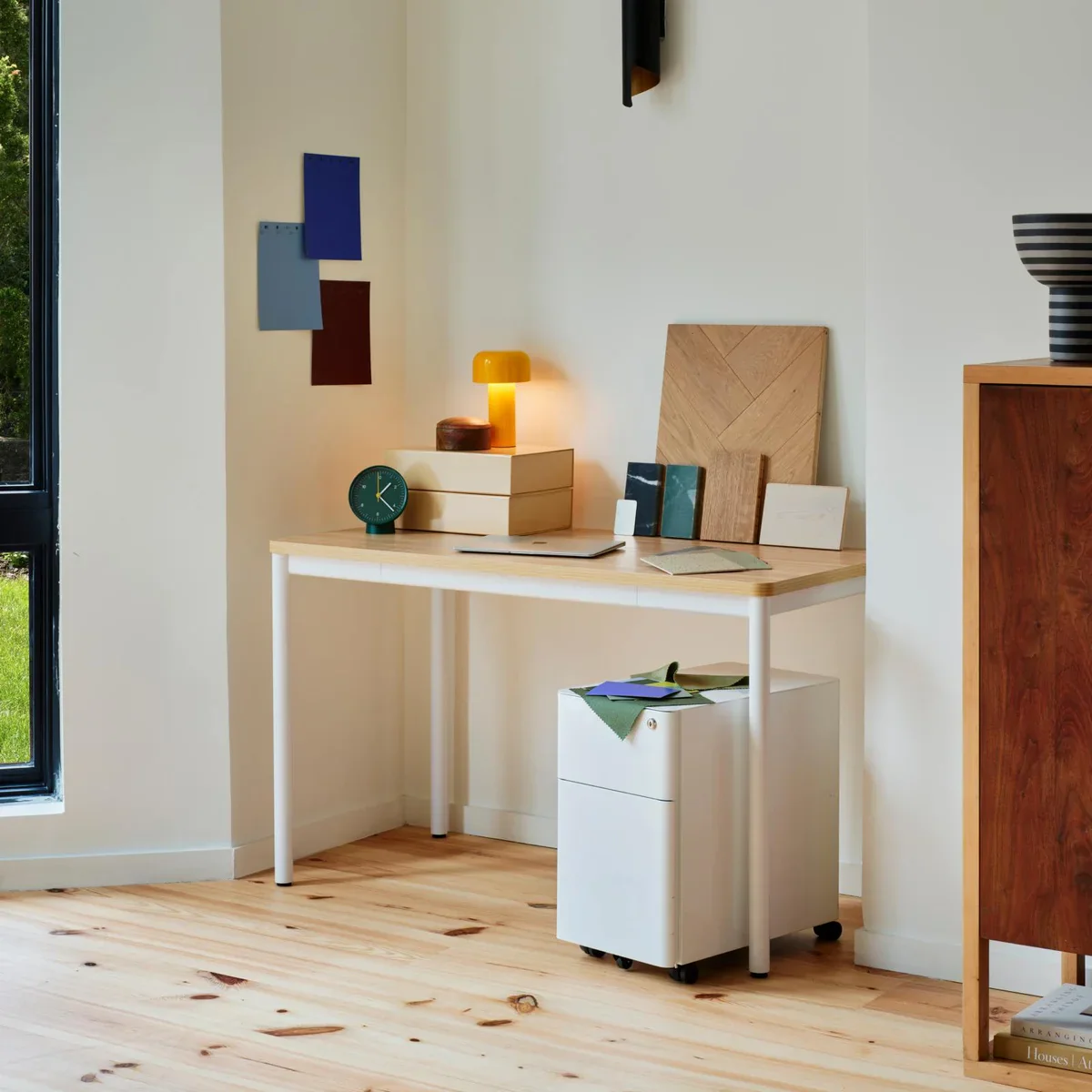 Daily Desk - Image 3
