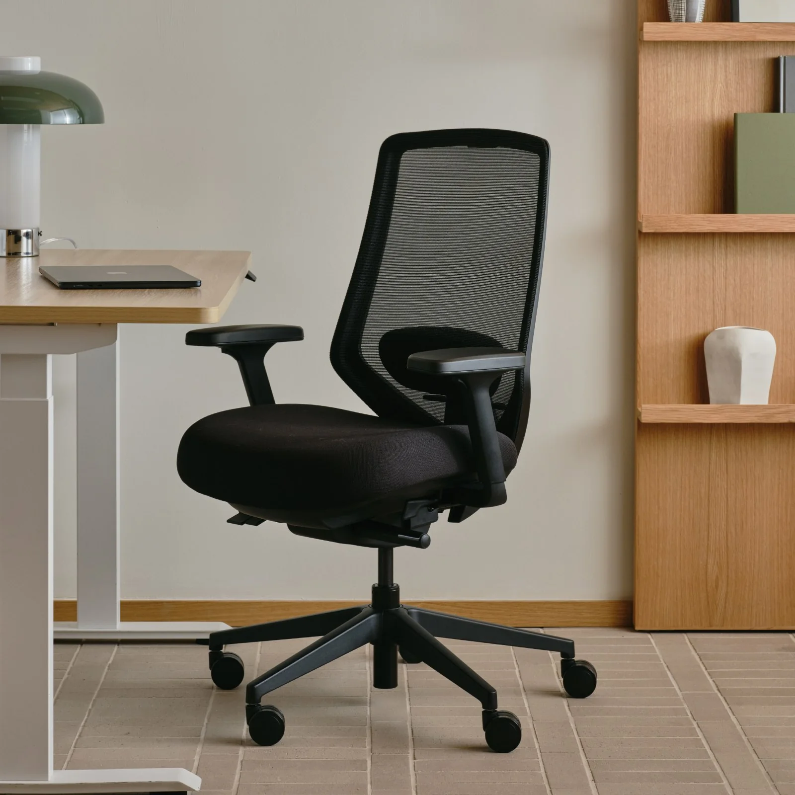 Ergonomic Chair Pro - Image 4