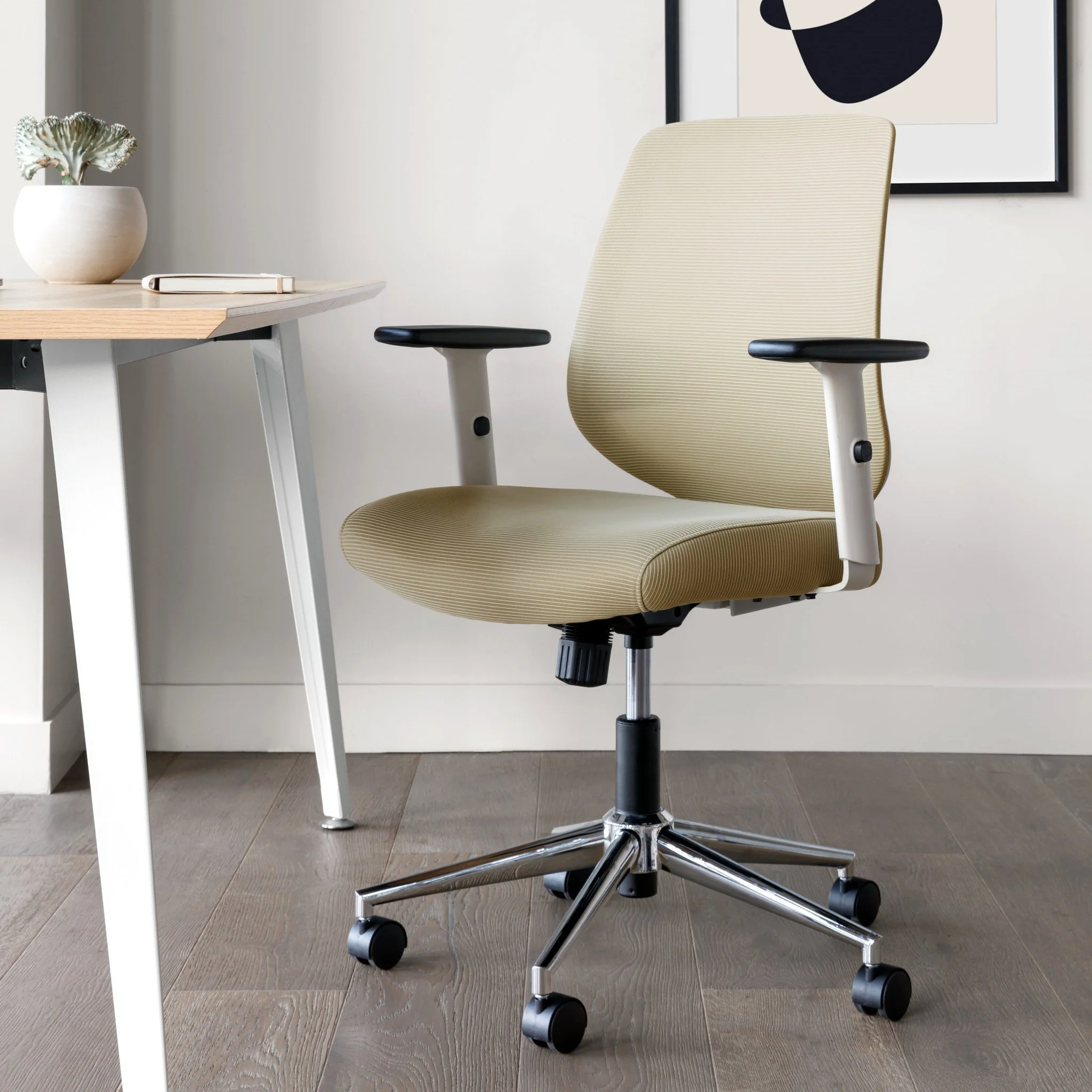 Open Box - Daily Chair - Image 3