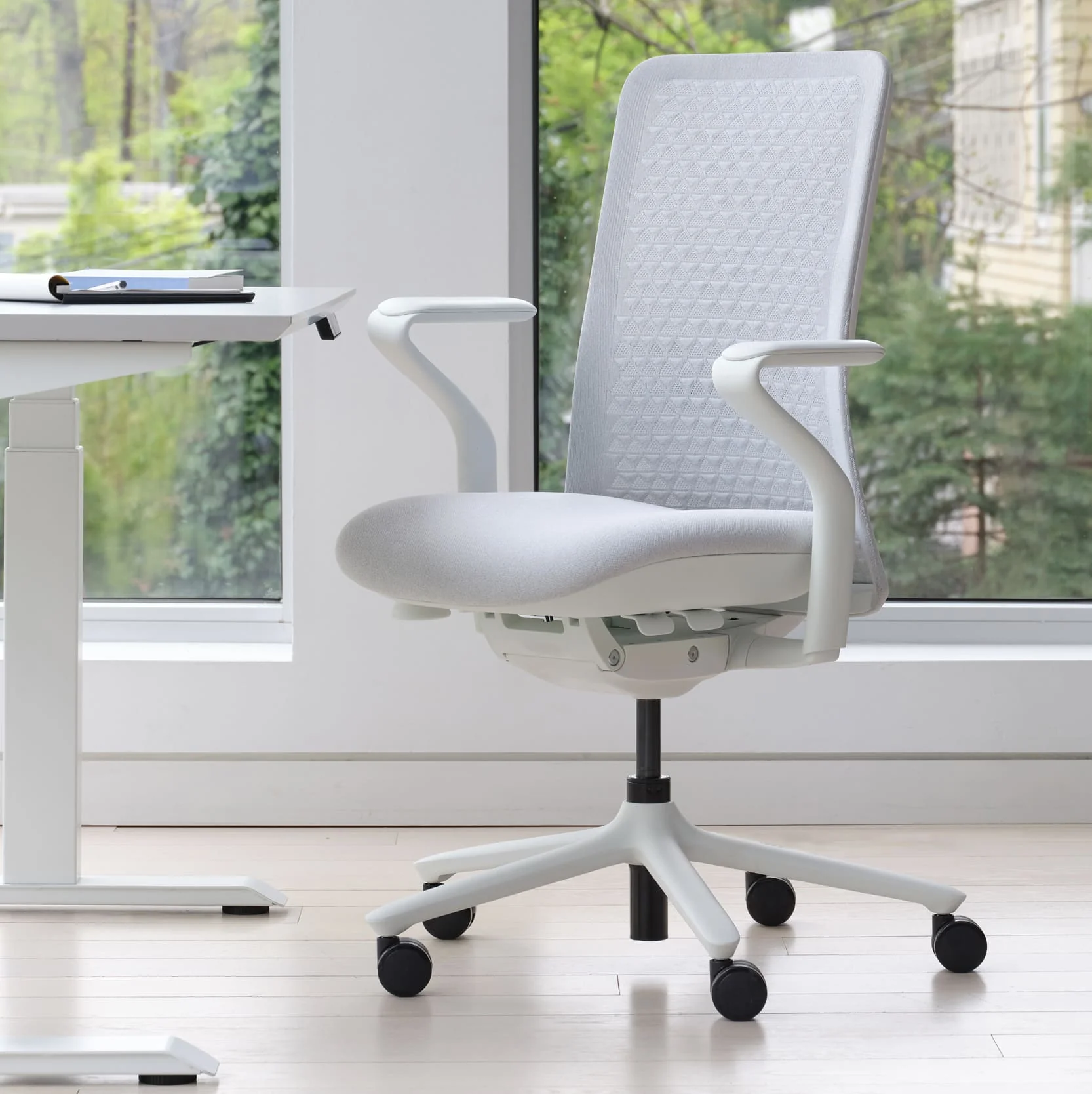 Open Box - Verve Chair - Image 4